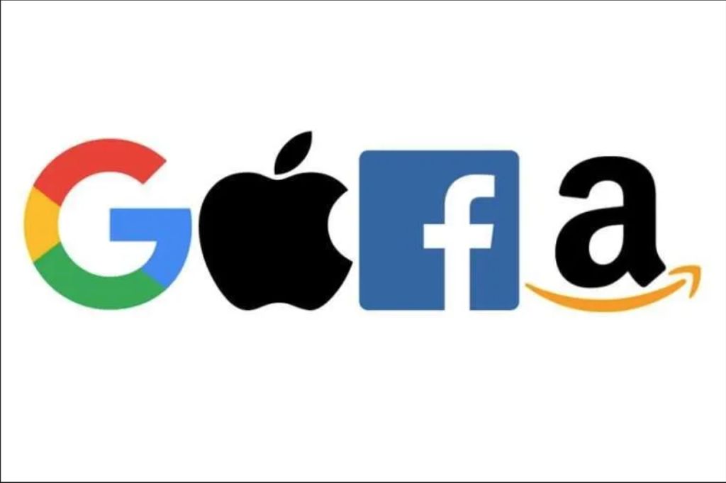 Vendite natalizie e posizioni dominanti. Ma guarda se dobbiamo metterci a difendere Amazon