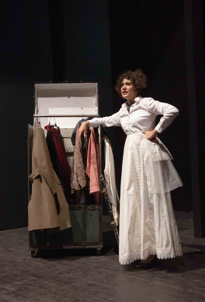 VERONICA (dentro al Carcano, in pè!) Teatro Carcano di Milano