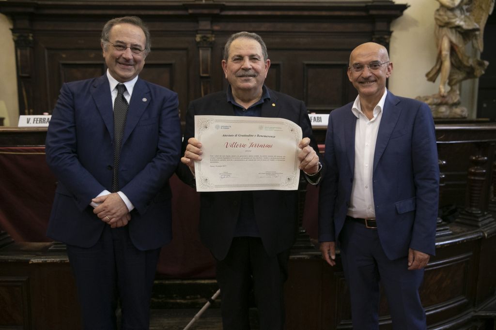 Da Università e Azienda Ospedaliero-Universitaria di Parma un attestato di gratitudine e benemerenza a Vittorio Ferrarini