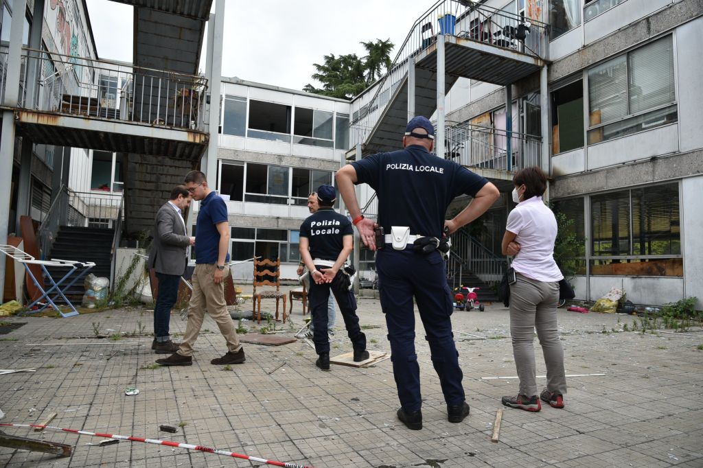 Sgomberato l'ex Liceo Omero a Bruzzano