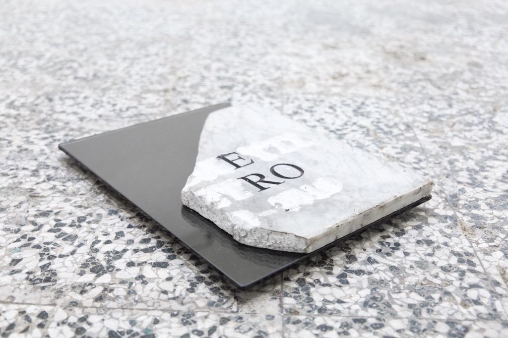 La poesia della morte in mostra a Roma: MA TU RIMANI di Lorenzo Montinaro a Casa Vuota