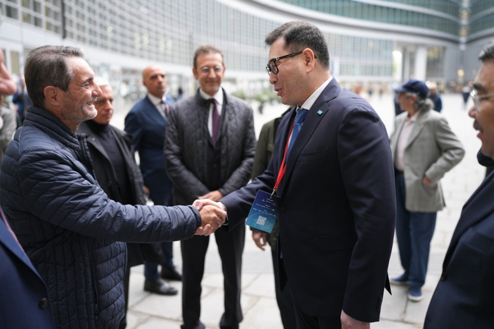 Lombardia e Kazakistan: Nuove Opportunità di Cooperazione Economica e Tecnologica