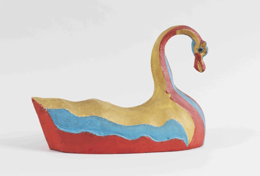 La collezione di Triennale Milano si arricchisce con De Chirico, Mazzucchelli, Maloberti e Lambri grazie a Gucci