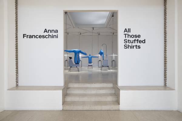 Apre oggi al pubblico la mostra di Anna Franceschini “All Those Stuffed Shirts”