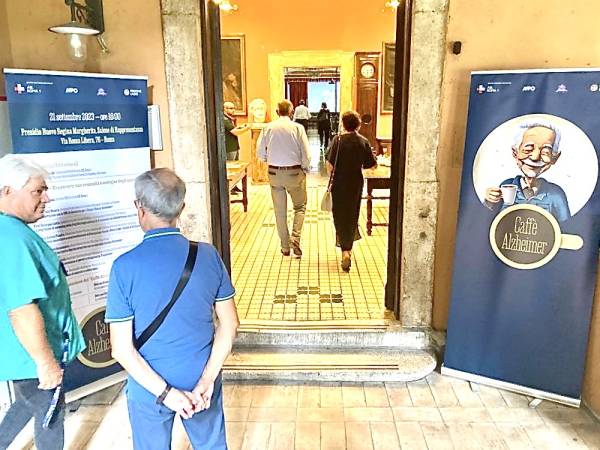 Caffè e Giardino Alzheimer: Trastevere accoglie una rivoluzionaria comunità di sostegno agli anziani