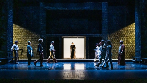 Shakespeare in scena: Il Mercante di Venezia al Teatro Manzoni, un'esperienza teatrale da non perdere.